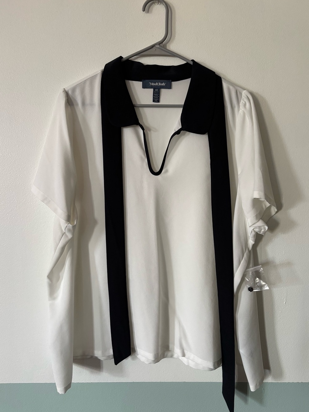 ModCloth Collared Blouse with Tie in White with Black Detail Size 1X